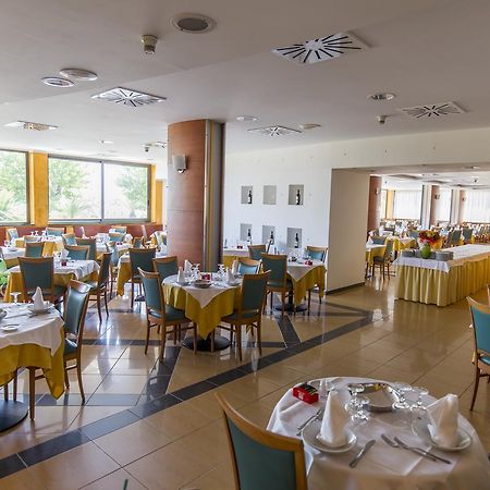 Hotel Atlas Alba Adriatica Εξωτερικό φωτογραφία