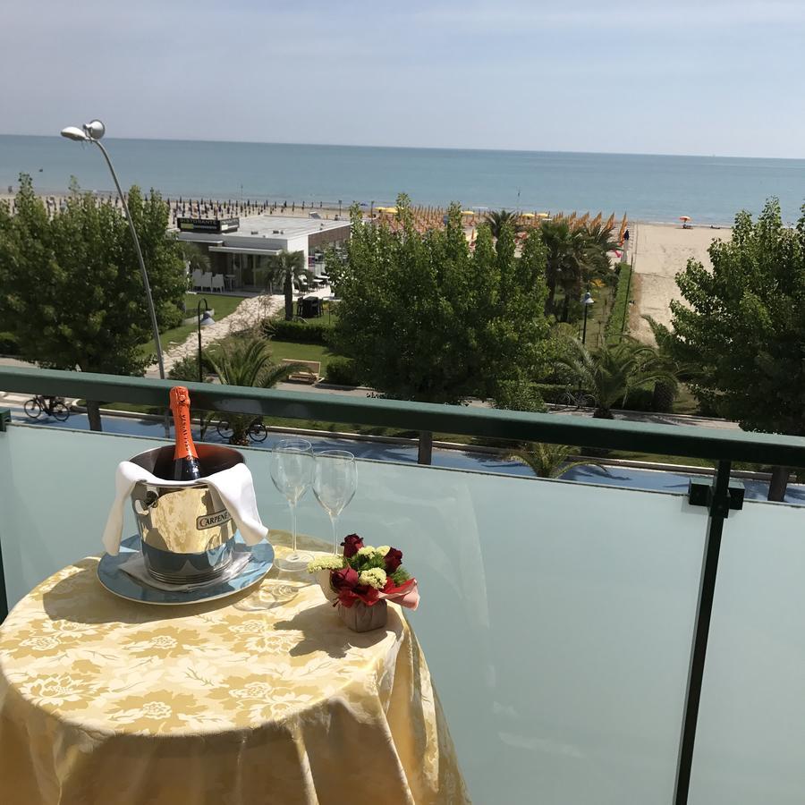 Hotel Atlas Alba Adriatica Εξωτερικό φωτογραφία