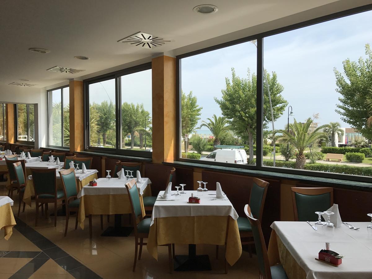 Hotel Atlas Alba Adriatica Εξωτερικό φωτογραφία