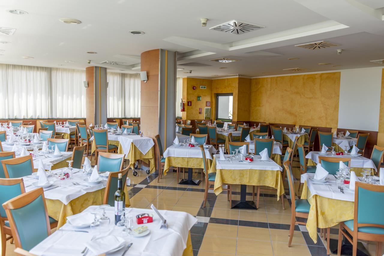 Hotel Atlas Alba Adriatica Εξωτερικό φωτογραφία