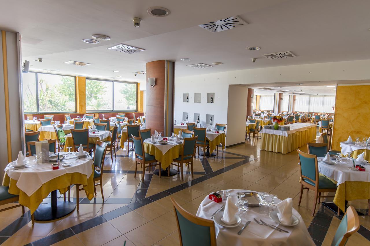 Hotel Atlas Alba Adriatica Εξωτερικό φωτογραφία